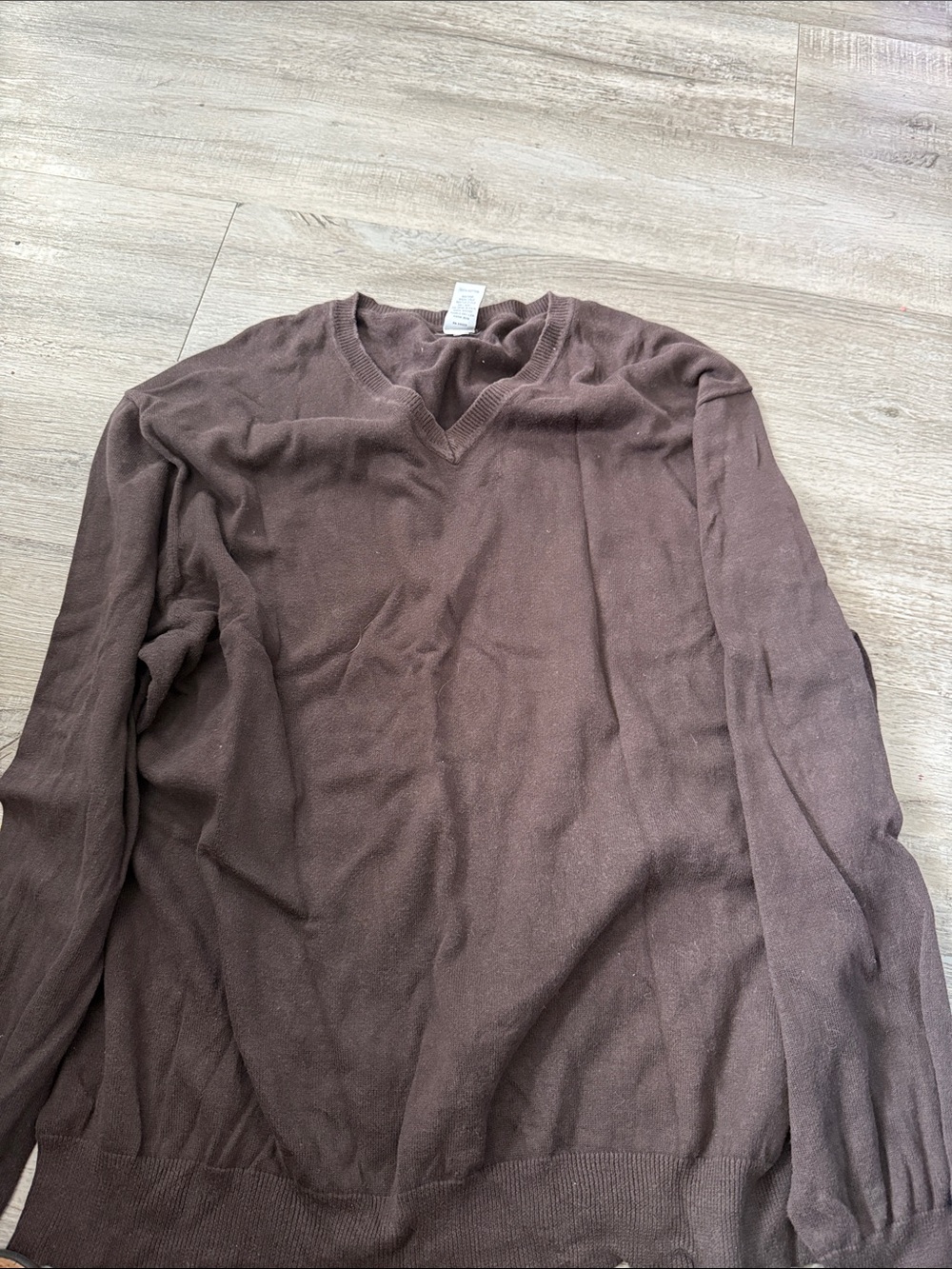 GAP Men's V-Neck Sweater in Brown